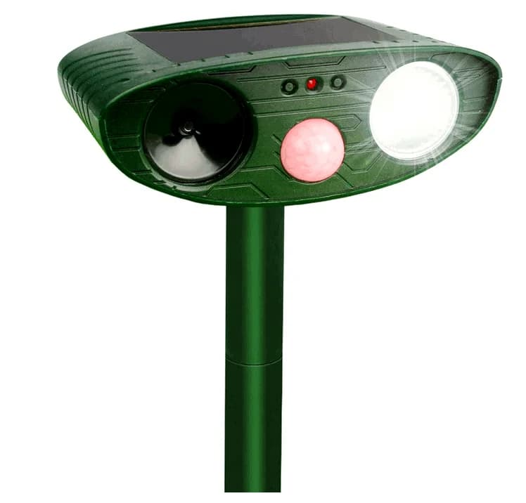 Eco-Friendly Pest Control: The Best Solar Pest Repellers for a Greener Garden