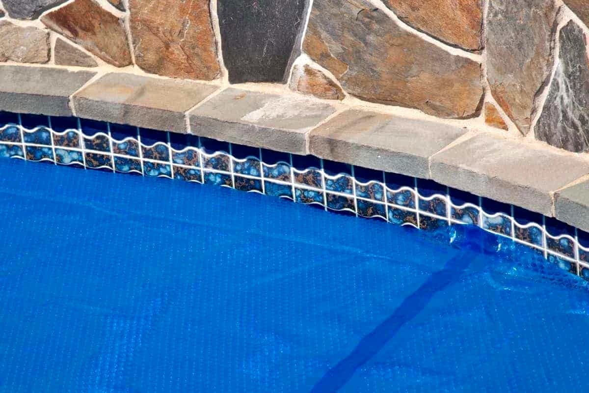How Do Solar Pool Covers Work? A Comprehensive Guide