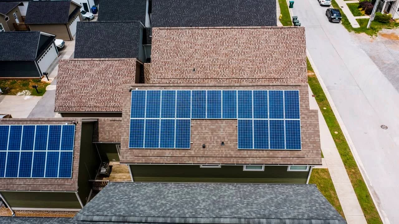 Shine Bright with Rooftop Solar: Power Your Home with Sustainable Energy!